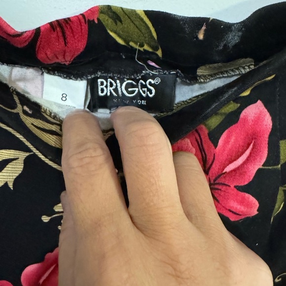 Briggs New York Floral Capris - Black and Pink. Run small. - Picture 3 of 5